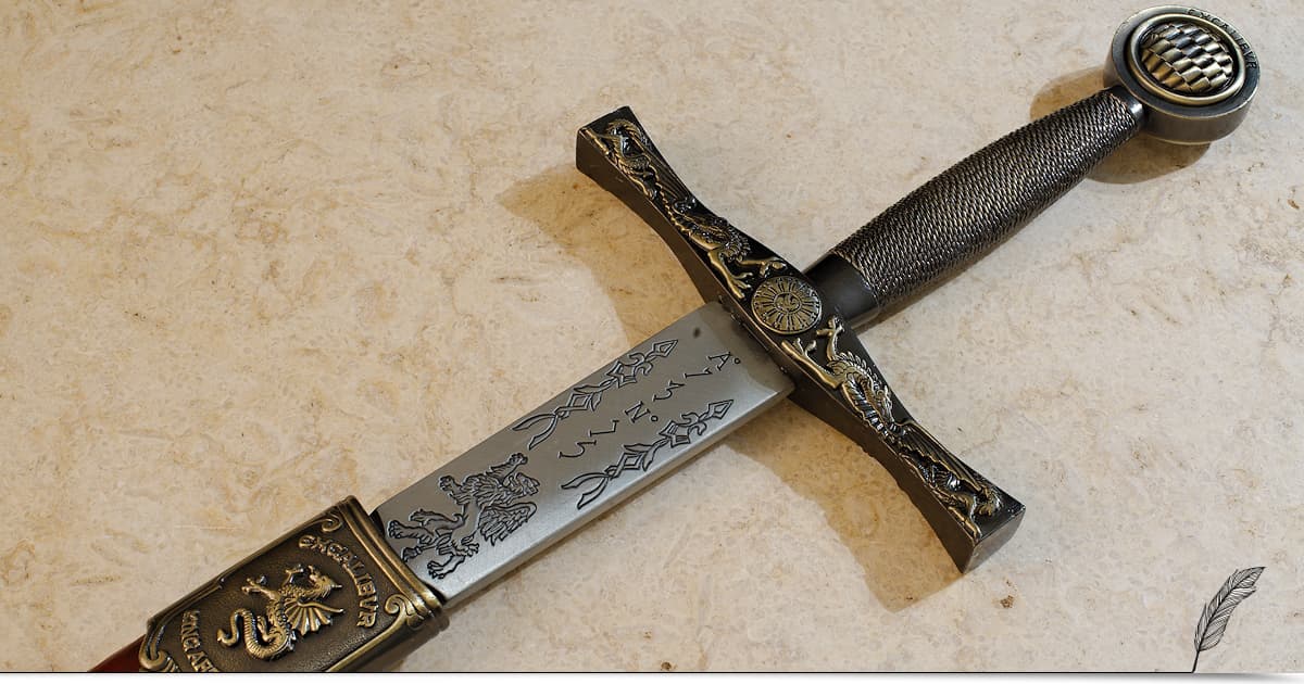 Comment S Appelle L épée Du Roi Arthur Excalibur, l'épée du roi Arthur, avec son fourreau rouge tressé #Terressens