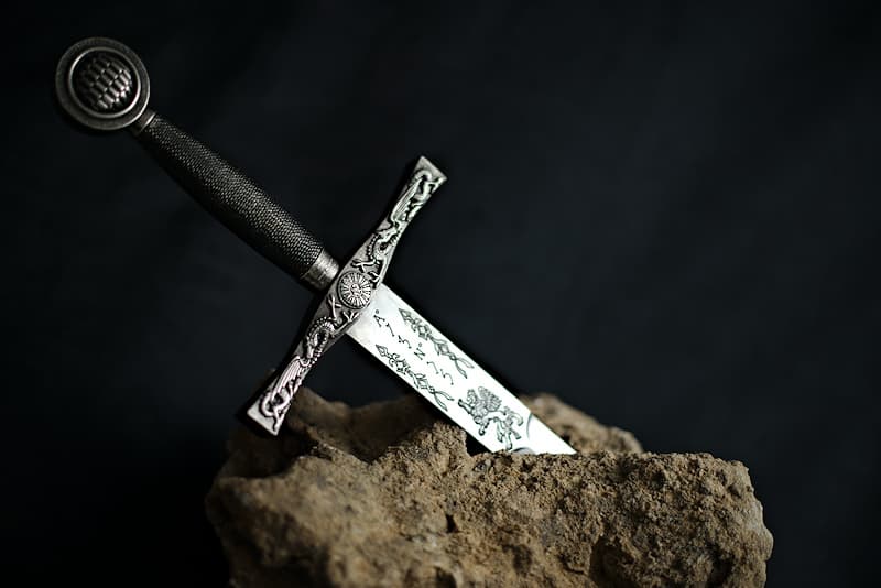 Excalibur, l'Épée du roi Arthur, noir et argent