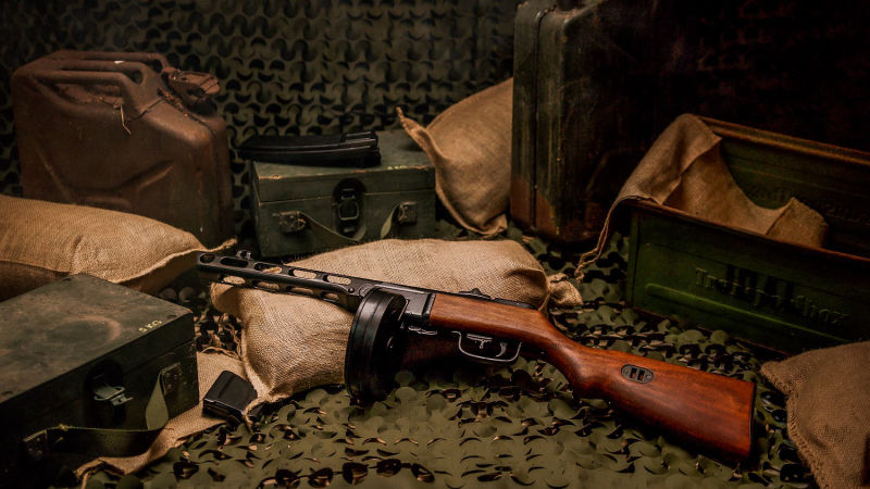 Pistolet-mitrailleur soviétique PPSh-41 #Terressens Pistolet-mitrailleur soviétique PPSh-41 #Terressens