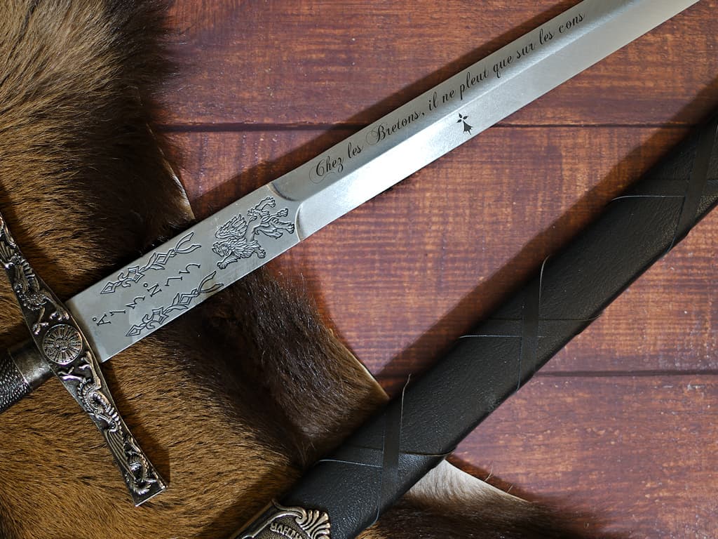 Gravure personnalisée sur une épée ou une dague #Terressens