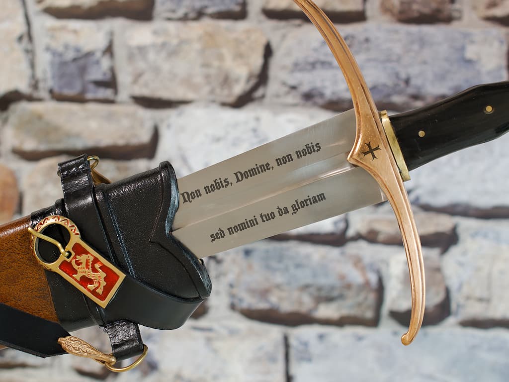 Gravure personnalisée sur une épée ou une dague #Terressens