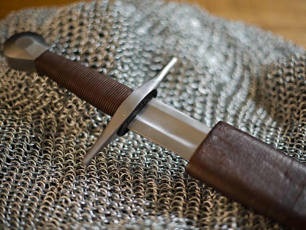 Épée et dague médiévales du chevalier croisé (ensemble de combat, livré avec fourreaux en cuir brun lacé noir) Épée médiévale forgée « Courageuse » ⚔ #Terressens