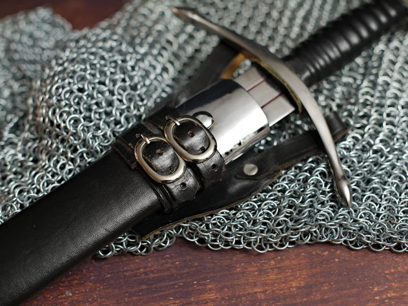 Épée médiévale forgée « Vicit semper » (toujours vainqueur) ⚔ #Terressens Porte-épée / dague médiévale en cuir brun ou noir #Terressens