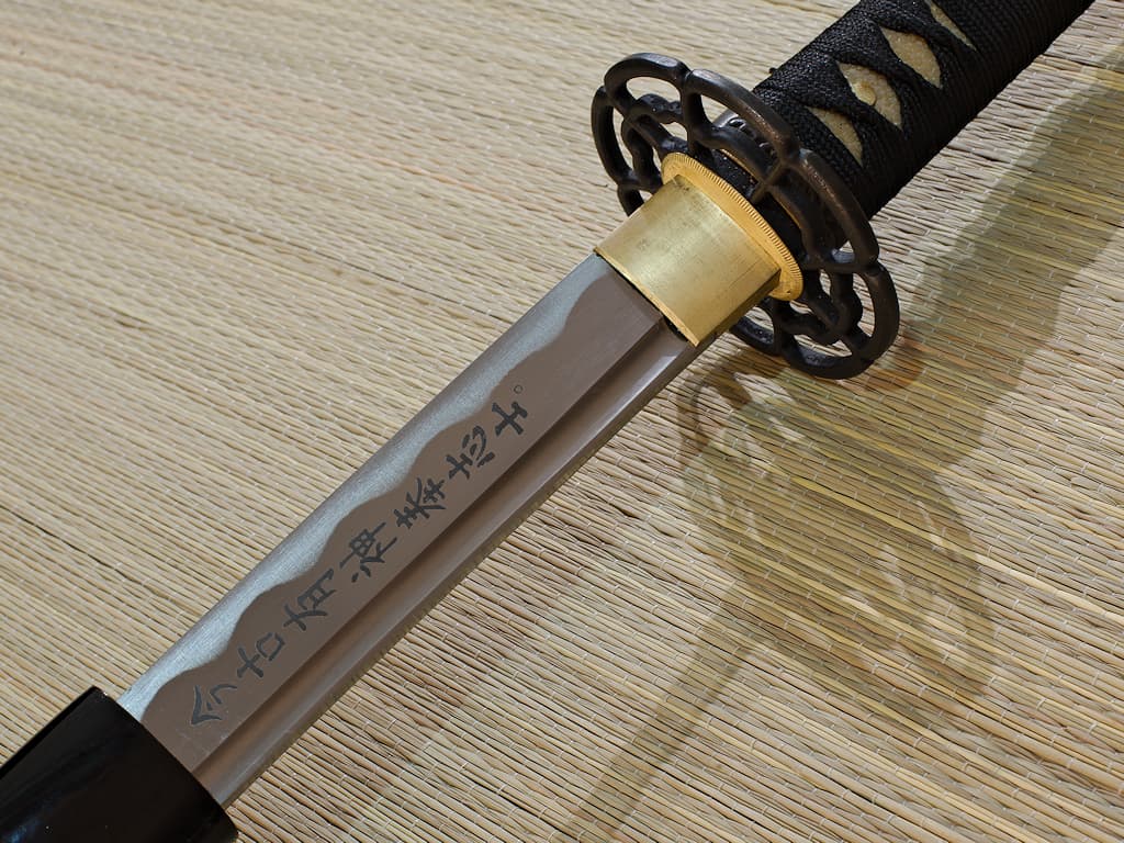 Katana aiguisé « Le Dernier samouraï », lame gravée #Terressens Katana aiguisé « Le Dernier samouraï », lame gravée #Terressens