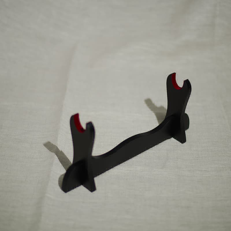Support de présentation de sabre japonais (un katana) avec protection de le saya #Terressens Support de présentation de sabre japonais (un katana) avec protection de le saya #Terressens