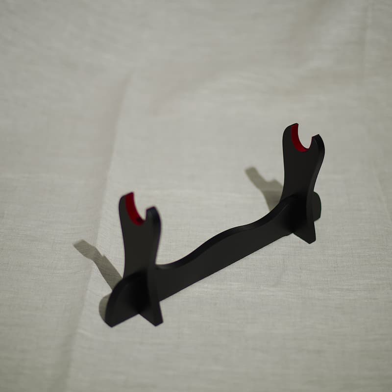 Support de présentation de sabre japonais (un katana) avec protection de le saya #Terressens Support de présentation de sabre japonais (un katana) avec protection de le saya #Terressens