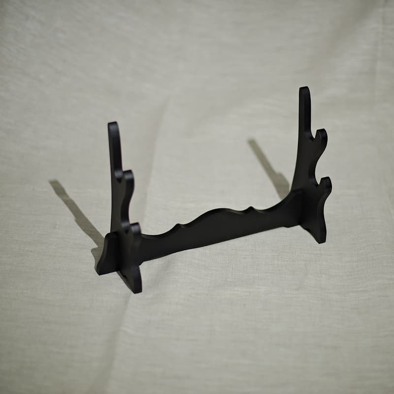 Support de présentation de deux sabres japonais : deux katanas ou un katana et un wakizashi (Daishō 大小) #Terressens Support de présentation de deux sabres japonais : deux katanas ou un katana et un wakizashi (Daishō 大小) #Terressens