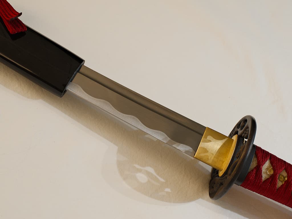 Wakizashi aiguisé Ake (朱, rouge sang), ito et sageo rouge sombre #Terressens