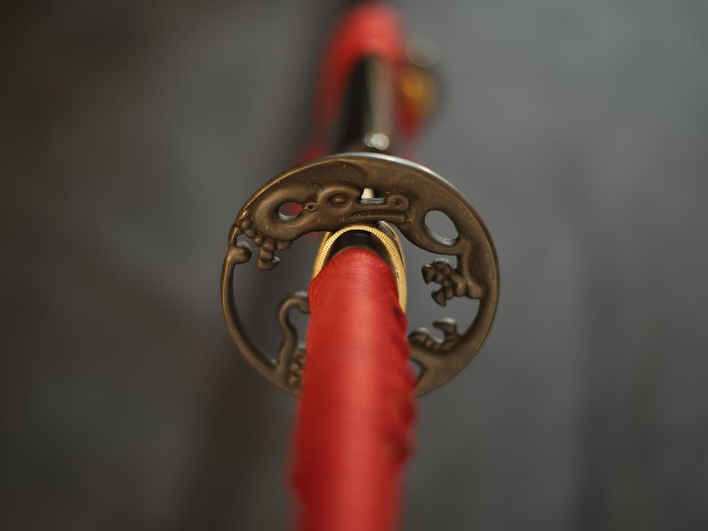 Wakizashi aiguisé Ake (朱, rouge sang), ito et sageo rouge sombre #Terressens