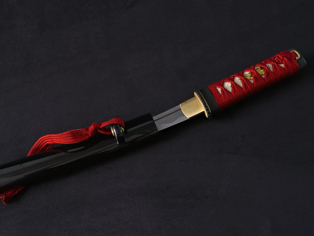 Tantō aiguisé Ake (朱, rouge sang), ito et sageo rouge sombre #Terressens Tantō aiguisé Ake (朱, rouge sang), ito et sageo rouge sombre #Terressens