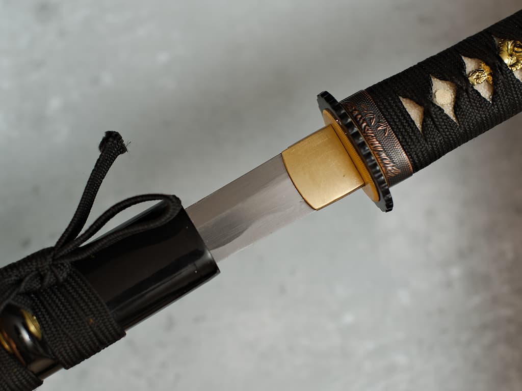 Yami, tantō aiguisé noir, lame damassée (闇 sombre) # Terressens