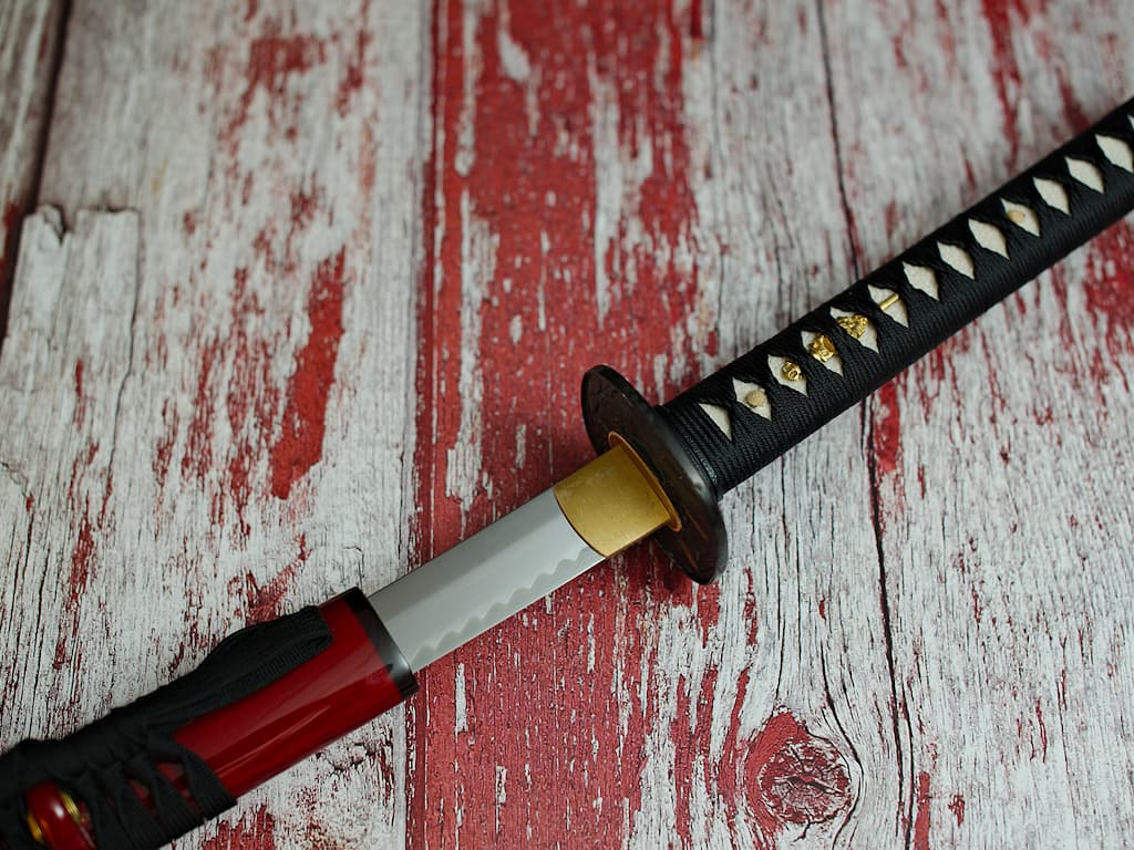 Katana aiguisé « ikazuchi » (雷 foudre, tonnerre), forge Shihomizue, trempe sélective, rouge et noir #Terressens