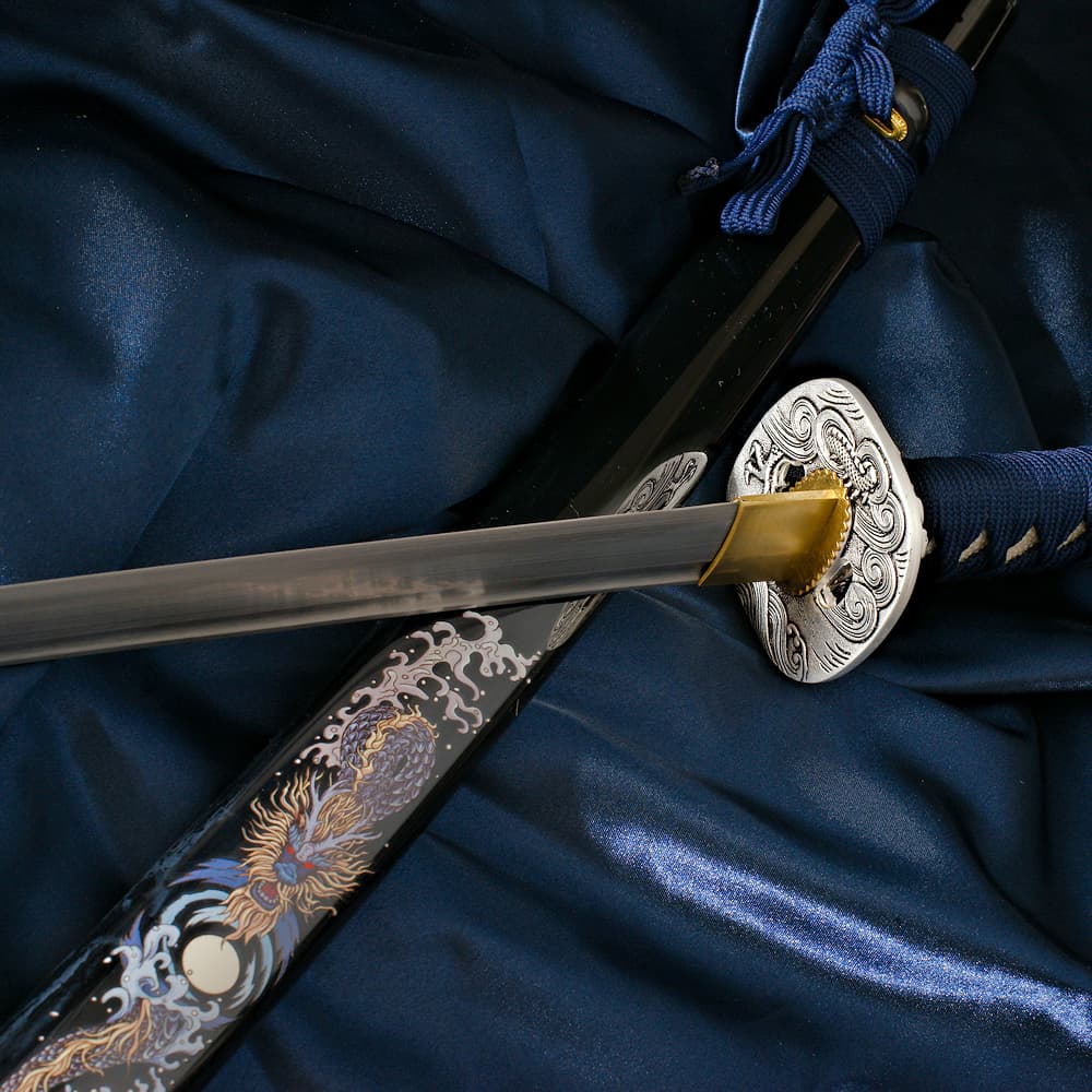 Katana aiguisé « Ryūjin » (龍神), Dieu de l’océan, sérigraphie Dragon sur le saya #Terressens