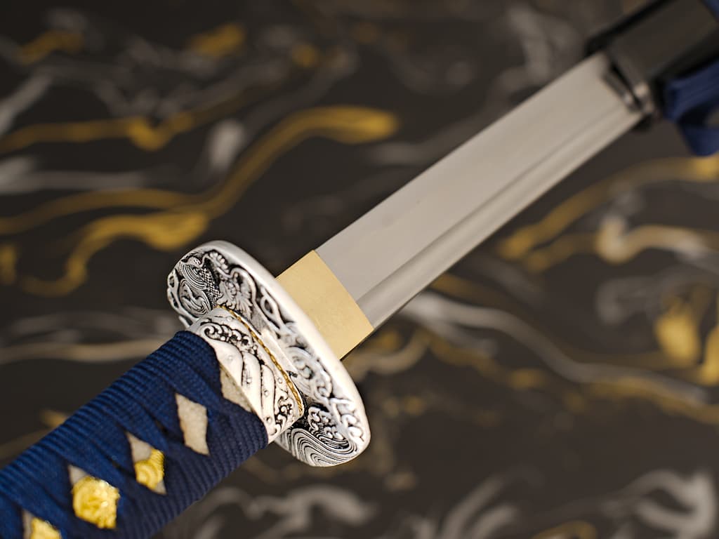 Katana aiguisé « Ryūjin » (龍神), Dieu de l’océan, sérigraphie Dragon sur le saya #Terressens