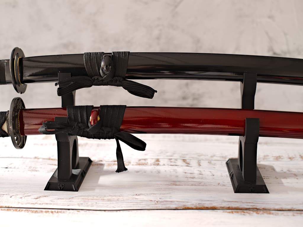 Support de katanas « Fukuza » (複座, deux places), pour deux sabres japonais #Terressens