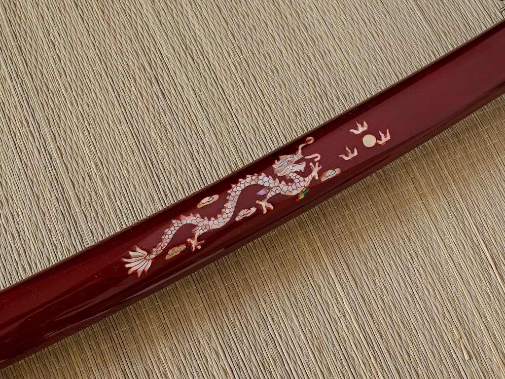 Katana aiguisé « Kirinketsu » (麒麟血 sang de dragon), Soshu Kitae, trempe sélective #Terressens Katana aiguisé « Kirinketsu » (麒麟血 sang de dragon), Soshu Kitae, trempe sélective #Terressens