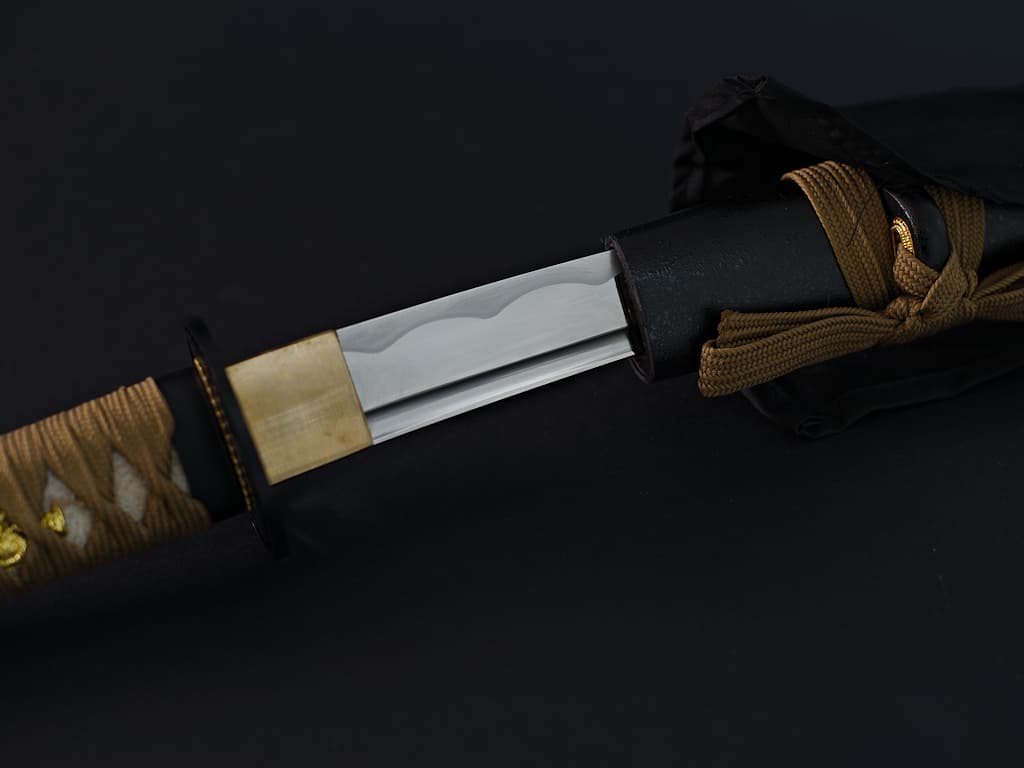 Tsuchi kara, tantō aiguisé (土から, issu du terreau, de la terre) #Terressens Tsuchi kara, tantō aiguisé (土から, issu du terreau, de la terre) #Terressens