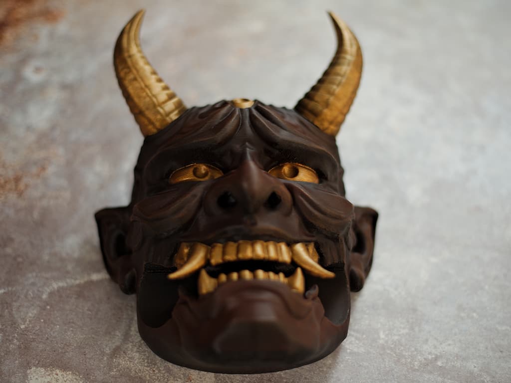 Support mural « Oni » (鬼) pour un ou deux katanas #Terressens