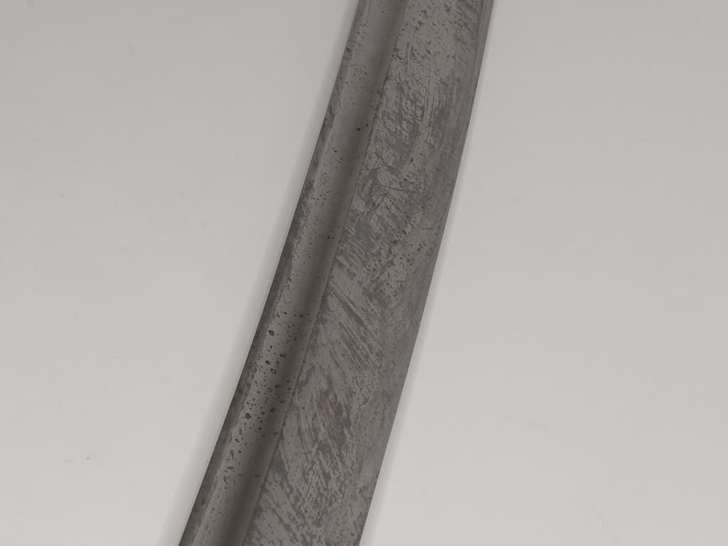 A la longue, sans entretien, la surface de l’acier s’oxyde