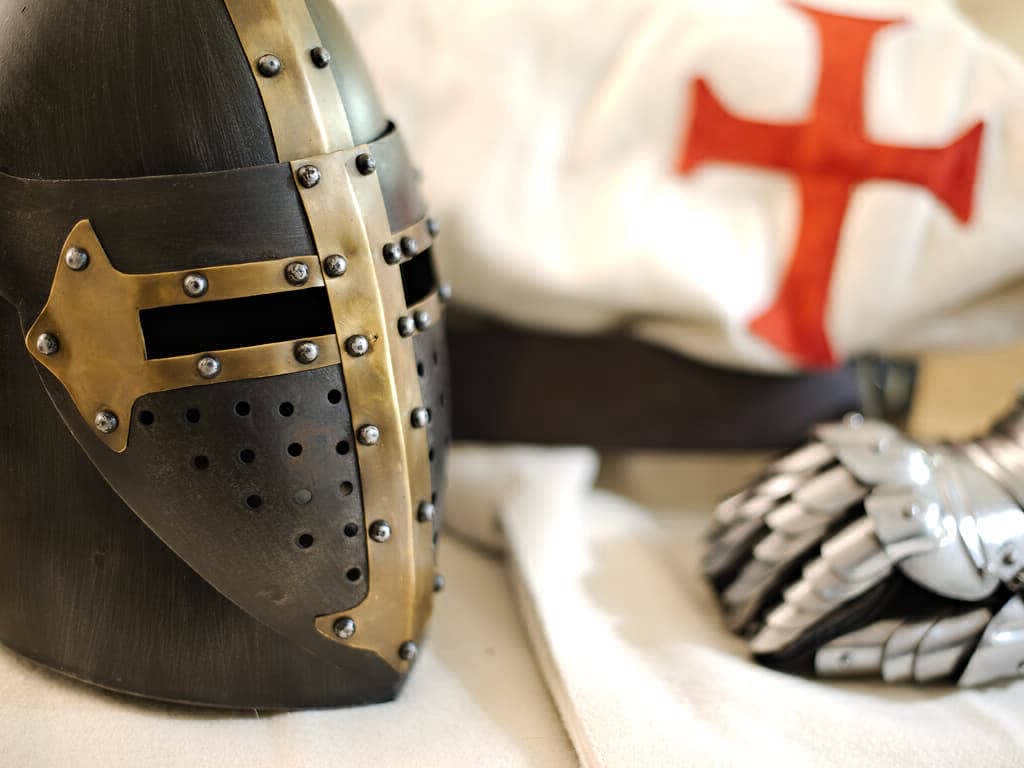 Heaume templier noir