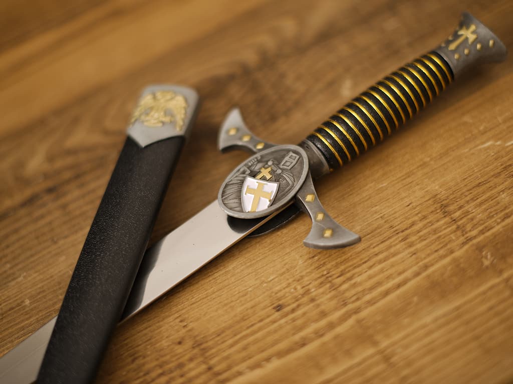 Dague templière symbolique #Terressens Dague templière symbolique #Terressens