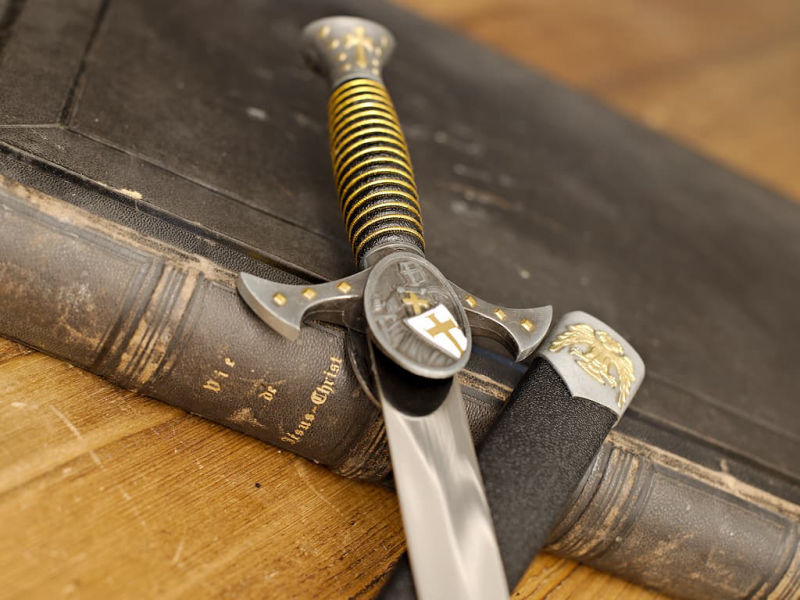 Dague templière symbolique #Terressens Dague templière symbolique #Terressens