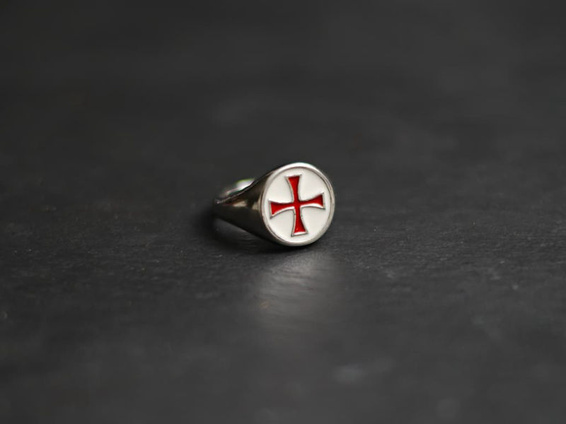 Bague croix templière rouge cerclée #Terressens