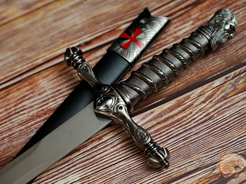 Épée templière de cérémonie « Jacques de Molay » #Terressens Épée templière de cérémonie « Jacques de Molay » #Terressens