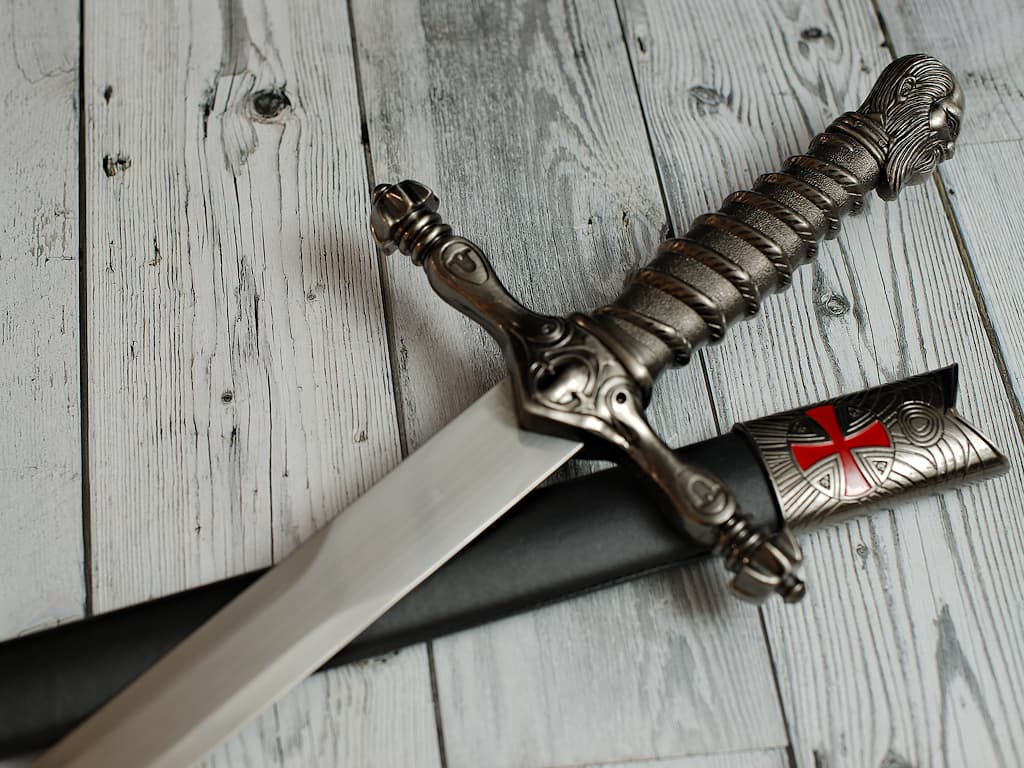 Épée templière de cérémonie « Jacques de Molay » #Terressens Épée templière de cérémonie « Jacques de Molay » #Terressens